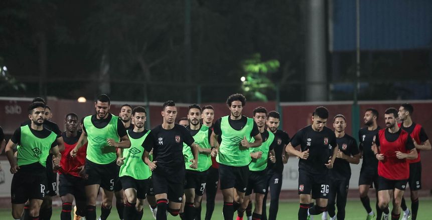 تقسيمة قوية للاعبي الأهلي.. وتدريبات متنوعة لخماسي حراسة المرمى