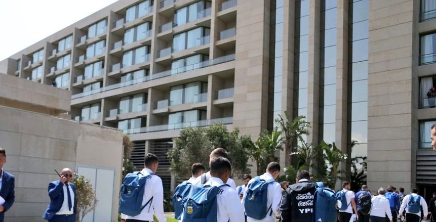 بالفيديو والصور| الأرجنتين تصل المغرب بدون «ميسي»
