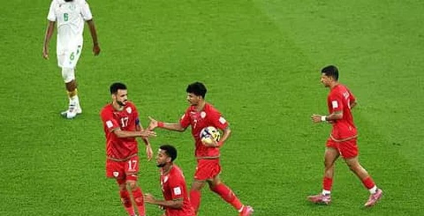 حرب أمريكا وإيران تنهي مهمة مدرب منتخب مصر السابق مع عمان