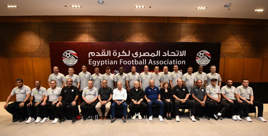 احتفالا بالتأهل للمونديال.. أبو ريدة يهدي مدربي مصر رخصة التدريب Pro