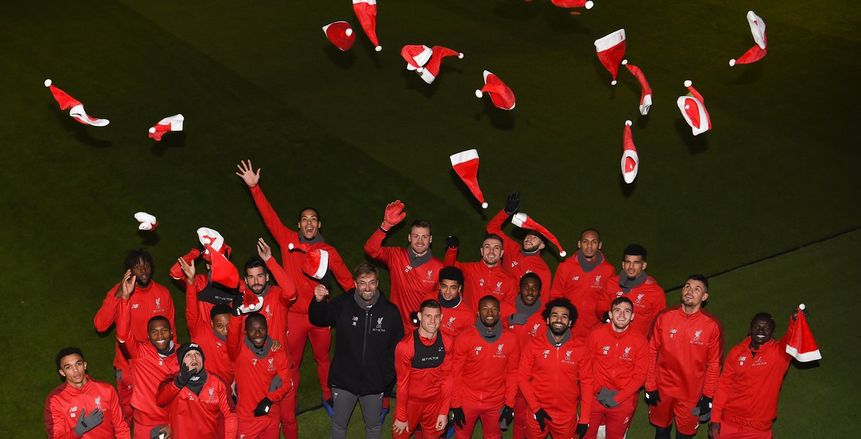 شاهد كيف احتفل «صلاح» بـ «أعياد الكريسماس» مع لاعبي ليفربول