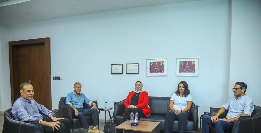 اتحاد الكرة يبحث مع وزارة التعليم المشاركة في بطولة «كاف» للمدارس