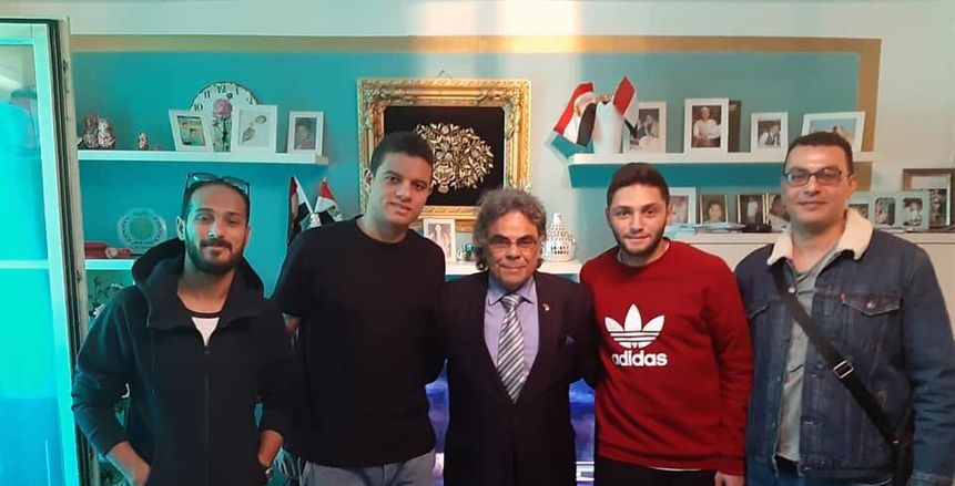 بالصور.. رئيس الأسرة المصرية بألمانيا يطمئن على ثلاثي الأهلي