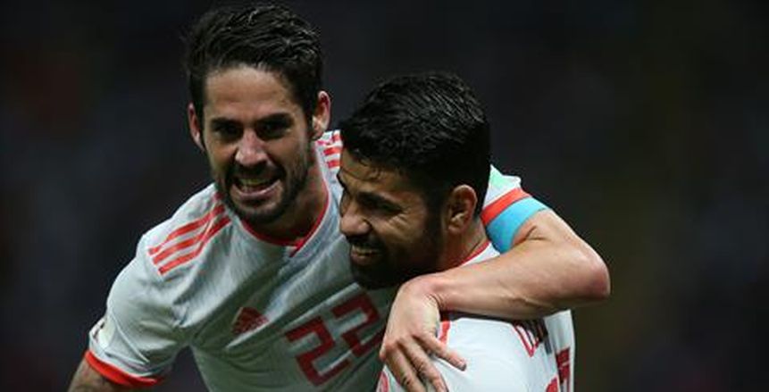 بالفيديو| «إيسكو وبيكيه» ينقذون طائر خلال مباراة المغرب وإسبانيا