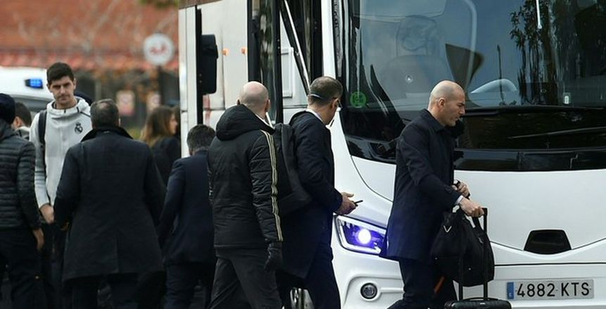 لاعبو ريال مدريد يصلون إلى "صوفيا" استعدادا لـ"كلاسيكو الأرض" (صور)