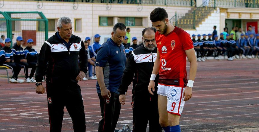 مستقبل احتراف «أزارو» في خطر.. تعرف على السبب