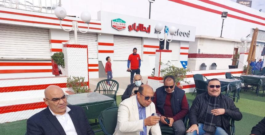 ثلاثي مجلس الزمالك يؤازر الفريق قبل مواجهة الشرطة الكيني