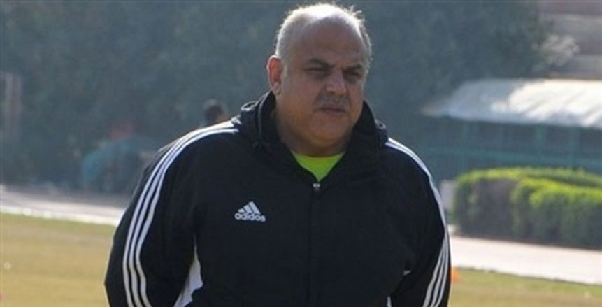 "طاهر" يطلب رش أرضية ملعب "الطيب المهيري" لتدريب حراس الزمالك