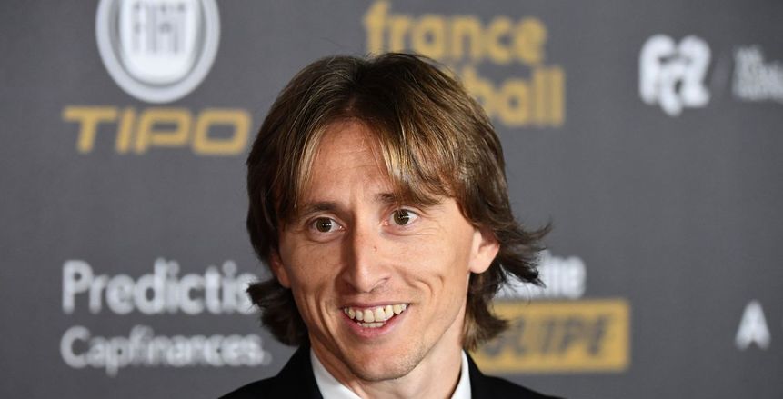 «مودريتش» يطالب ريال مدريد براتب جديد لتجديد عقده