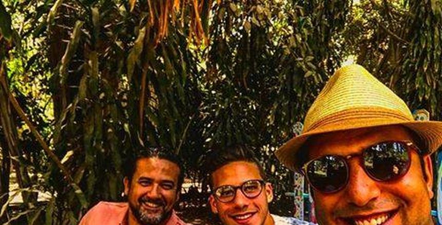 "ميدو" ينشر صورة له مع رمضان صبحي