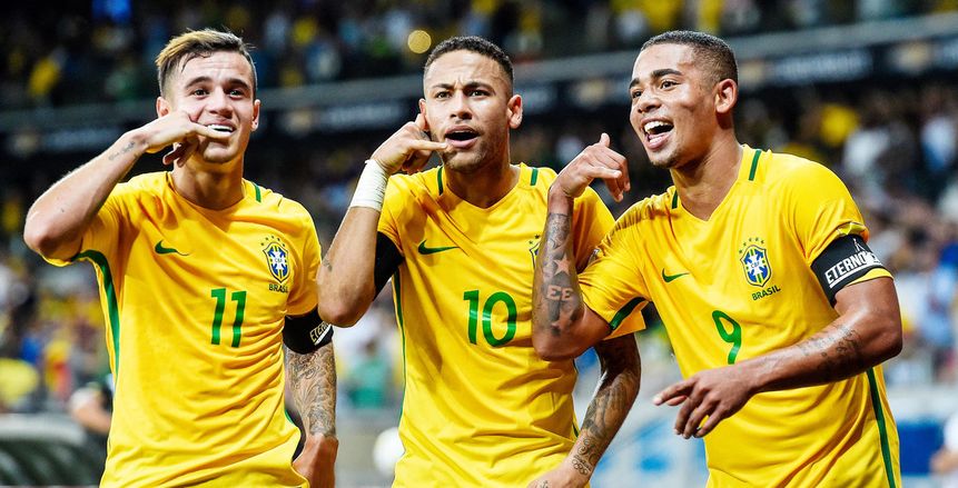 بالصور| «نيمار» رفقة لاعبي البرازيل على متن الطائرة أثناء التوجه إلى روسيا