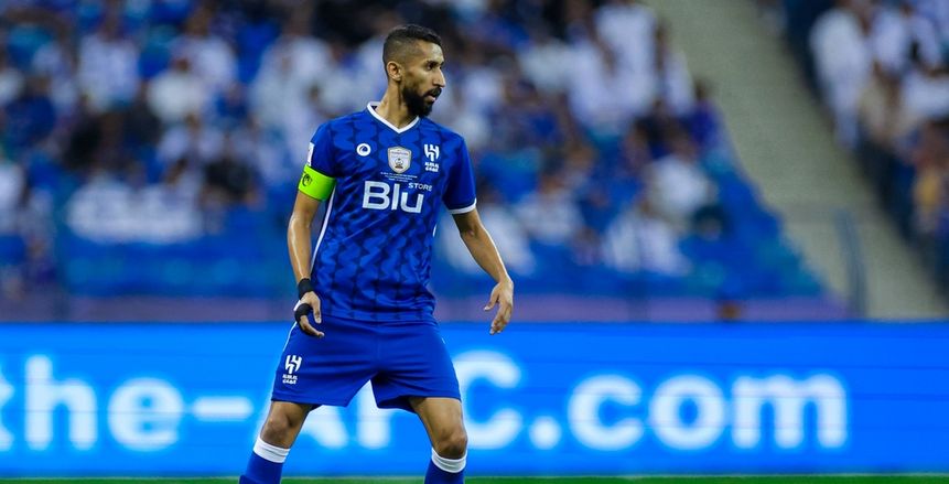 قائد المنتخب السعودي يقترب من مزاملة حجازي بدوري «يلو»
