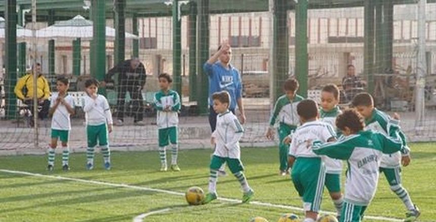 رئيس نادي جولدي يحضر تدريبات قطاع الناشئين