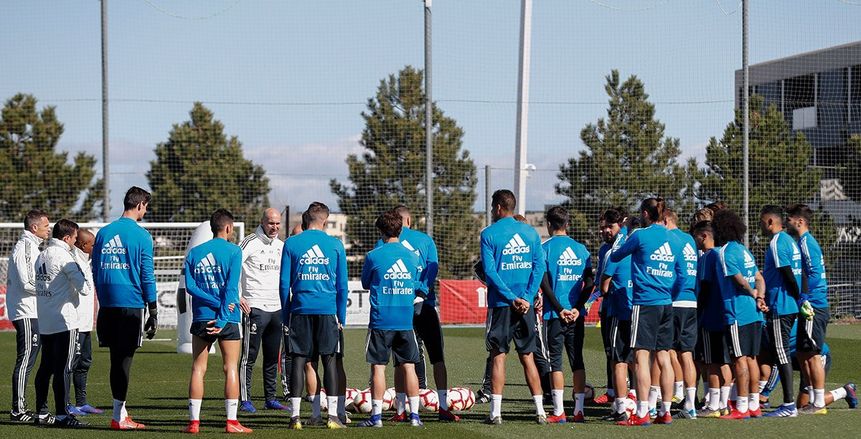 بالفيديو| «زيدان» يقود مرانه الأول مع ريال مدريد