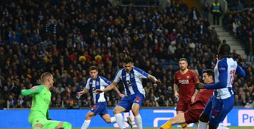 بالفيديو| مشادة عنيفة بين «بيبي ودجيكو» في لقاء روما وبورتو