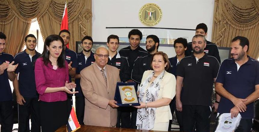 السفارة المصرية بالبحرين تحتفل بمنتخب الطائرة للشباب