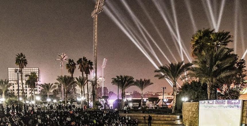 شاشة عملاقة بمركز التنمية الشبابية في الجزيرة لعرض لقاء مصر والسنغال
