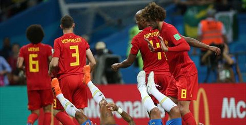 رئيس وزارء بلجيكا يدعم منتخب بلاده من مدرجات روسيا
