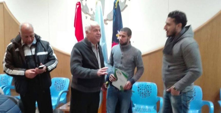 سموحة يتعاقد مع إسلام سرى لاعب النصر للتعدين