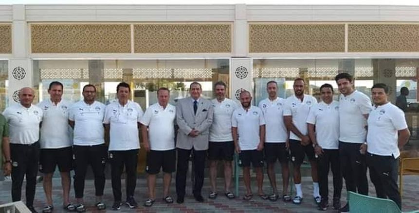 بالصور.. مدير أمن السويس يدعم المنتخب الأولمبي قبل أمم أفريقيا