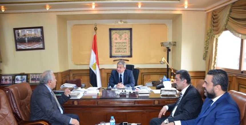 وزير الرياضة يلتقي أمين صندوق الاتحاد الافريقي لكرة السلة