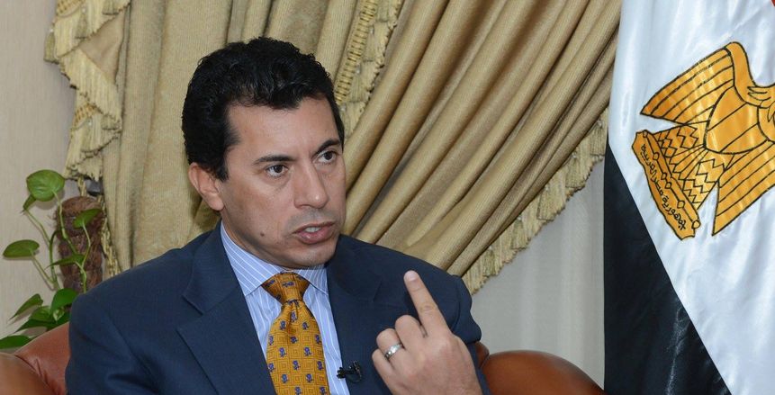 كيف تعاملت وزارة الرياضة مع الملاحظات التى كشفتها بوجود مخالفات في الأهلي؟.. وزير الرياضة يُجيب