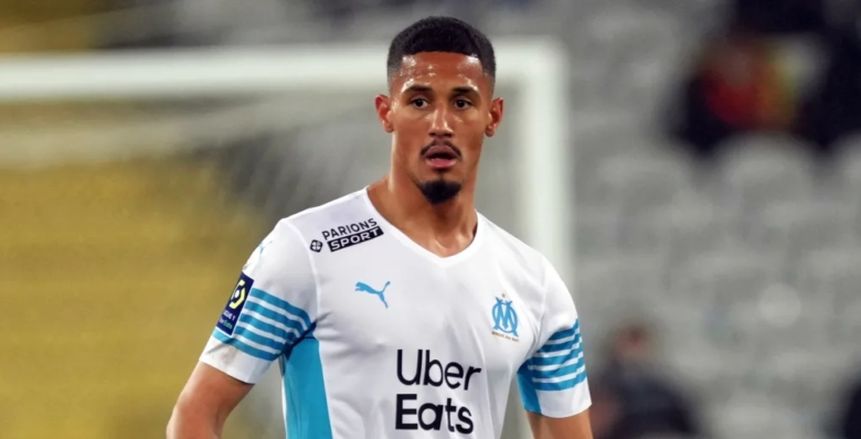 مدرب فرنسا يستدعي مدافع مارسيليا لمعسكر المنتخب بدلا من بافارد
