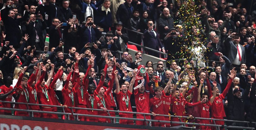 ليفربول يدعم أزمة أوكرانيا بقمصان مباراة نورويتش وإضاءة أنفيلد بعلمها