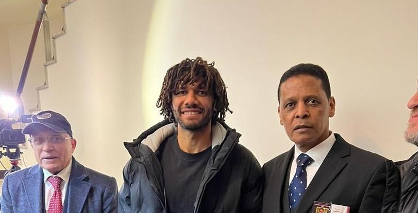محمد النني لاعب أرسنال يدلي بصوته في الانتخابات الرئاسية بلندن