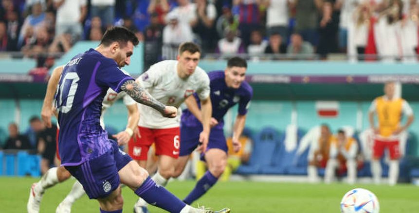 ميسي يهدر ركلة جزاء للأرجنتين أمام بولندا في كأس العالم 2022