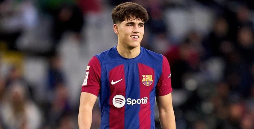 مدافع برشلونة: لن أركز على رقابة كيليان مبابي فقط في الكلاسيكو