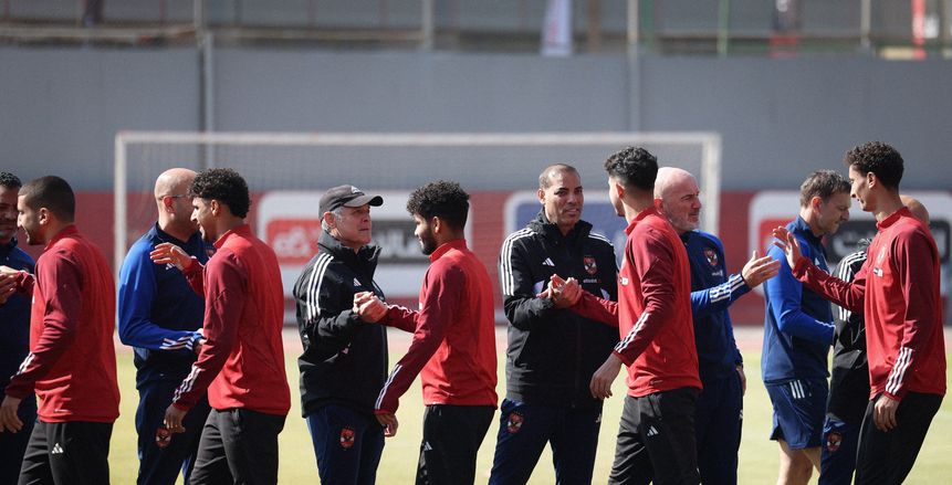 أزمة بين خالد بيبو وكريم نيدفيد في الأهلي.. اللاعب يرفض التهديدات