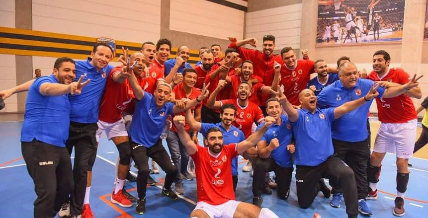 الأهلي يكرم فريق الطائرة بعد دخوله موسوعة جينيس