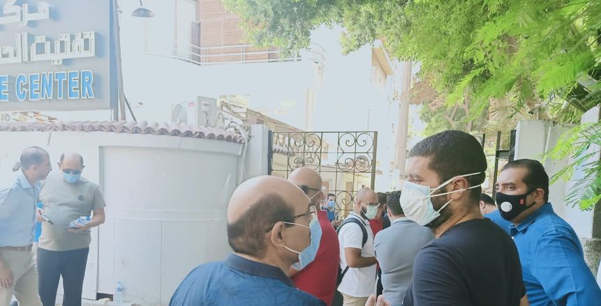 الجنايني وسليمان وفضل يشاركون بتشييع جثمان عزمي مجاهد (صور)