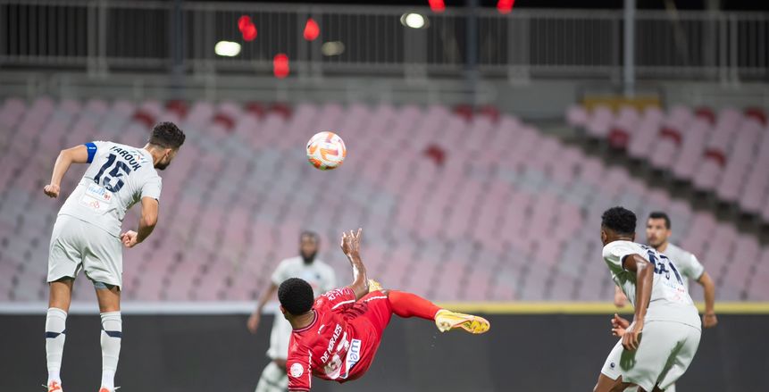 بحضور «حامد وشريف».. ضمك يفوز على الخليج بثنائية في الدوري السعودي