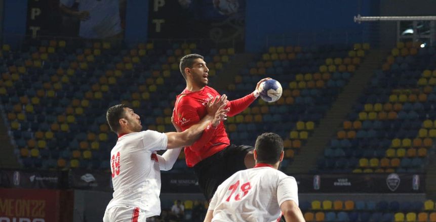 التعادل يحسم الشوط الأول بين الأهلي والزمالك في بطولة أفريقيا لليد