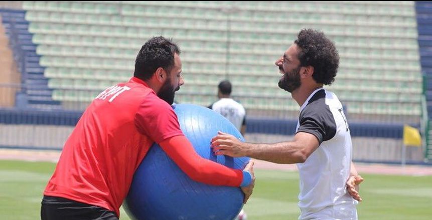 بالصور| محمد صلاح يدعم جنش بعد إصابته: "ستعود بخير قريبًا"