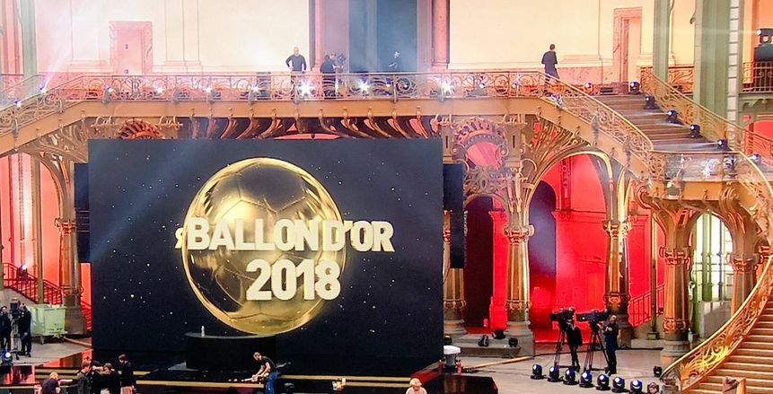 بالفيديو والصور| تجهيزات مذهلة في القاعة الخاصة بحفل توزيع جوائز «الكرة الذهبية»