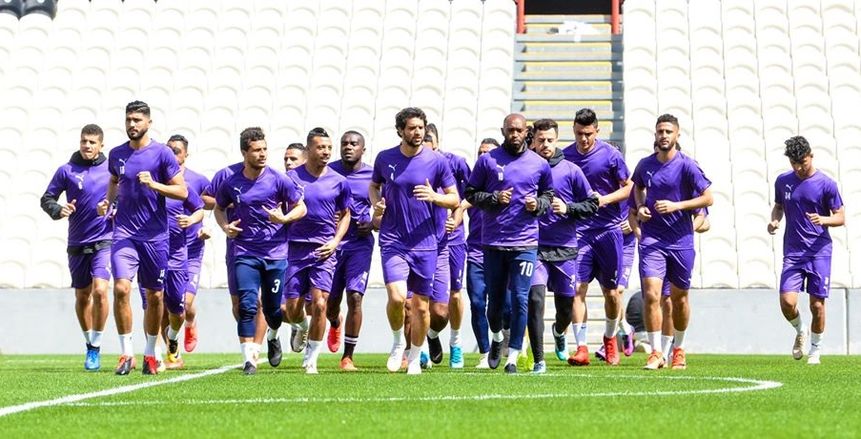 خاص.. لاعبو الزمالك على "واتس آب": هننزل التدريب النهاردة حتى لو ملتزمش رئيس النادي بوعده