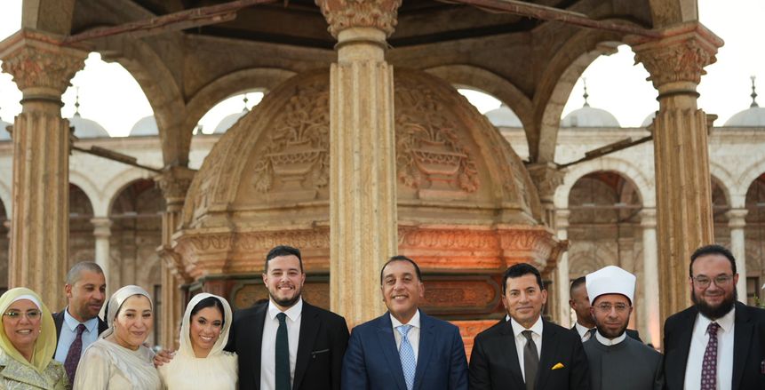 وزير الرياضة يحتفل بعقد قران ابنته بحضور رئيس الوزراء.. صور