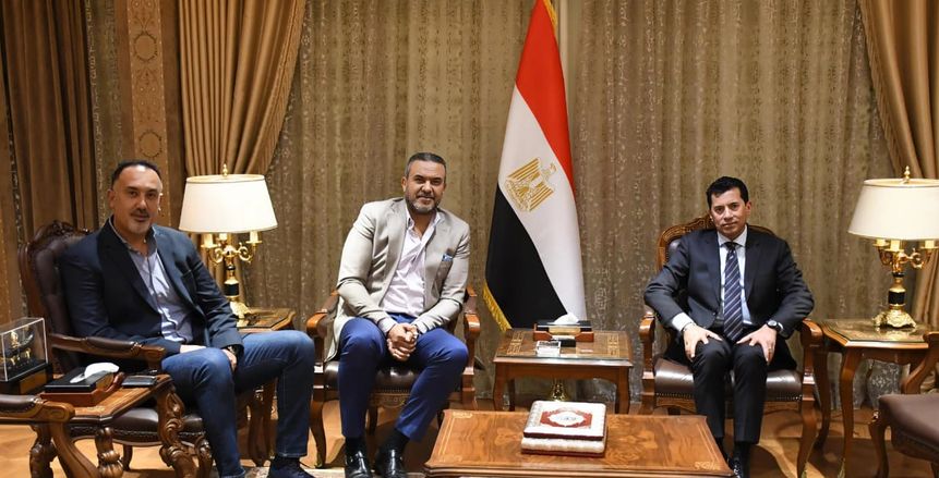 وزير الرياضة يلتقي رئيس مكتب الـNBA في مصر لبحث التعاون