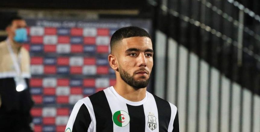 أحمد قندوسي على أبواب الأهلي.. ومصدر: زيارة رئيس الوفاق تحسم الصفقة