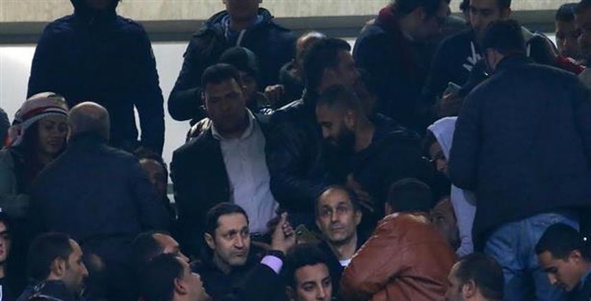 جمال وعلاء مبارك يحضران مباراة مصر وأوغندا بملعب برج العرب