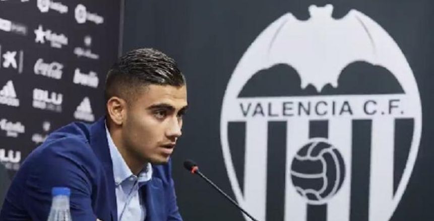 «مانشستر يونايتد» يسعى لاستعادة بيرارا خلال «الميركاتو»