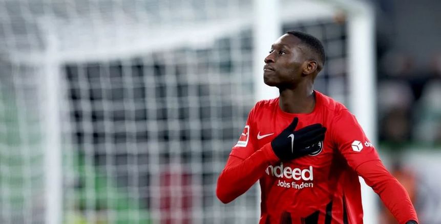 «مواني» يضغط على آينتراخت للرحيل إلى باريس سان جيرمان