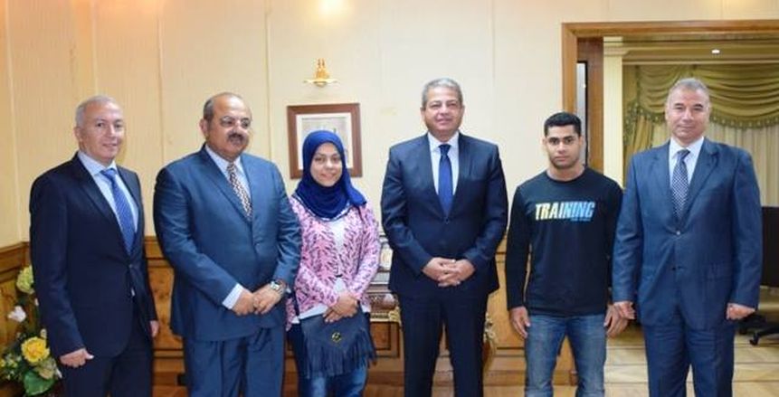 وزير الرياضة يلتقى سارة سمير و محمد إيهاب