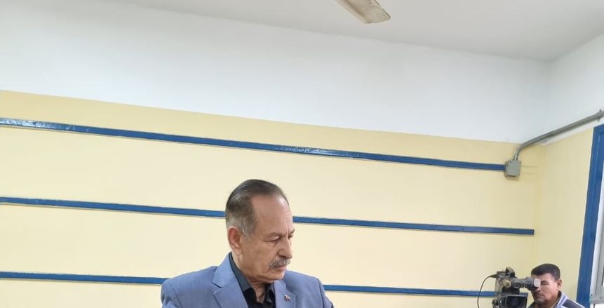أيمن منصور وأحمد بلال ورئيس اتحاد اليد يصوتون في انتخابات الرئاسة