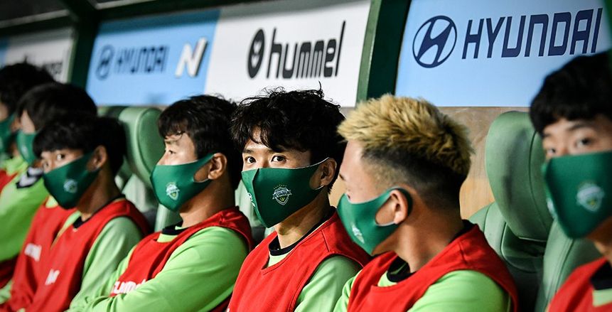بهدف قاتل.. أول فريق يفوز بمباراة بعد أزمة فيروس كورونا (فيديو وصور)