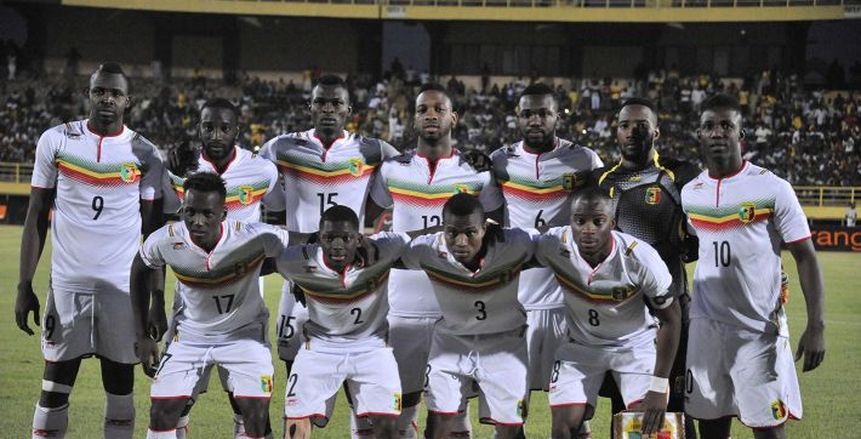 بالصور| منتخب مالي يعاين ملعب مباراته أمام مصر