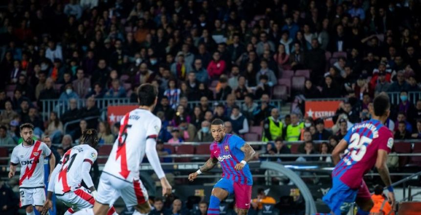 برشلونة يخسر أمام رايو فاليكانو ويقرب ريال مدريد من التتويج بالدوري «فيديو»
